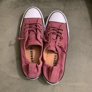 Great condition adorable wine color converse